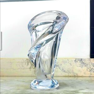Vannes France Crystal Calla Lilly Vase 1950’s MCM Signed Vannes Cristal 7 1/8”H